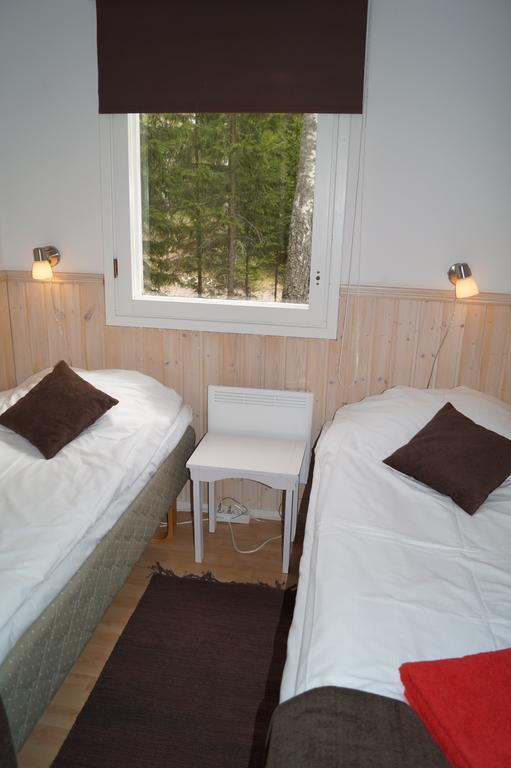 Hjortoe Stugor & Stockhus Finstrom Room photo