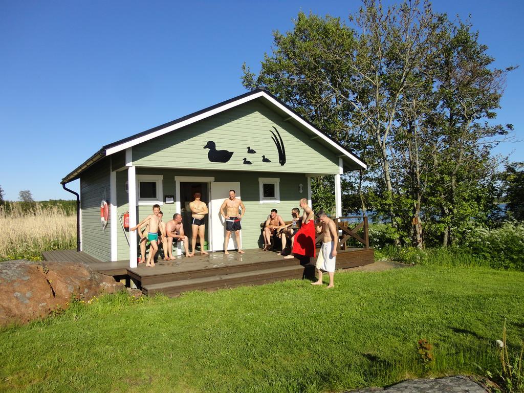 Hjortoe Stugor & Stockhus Finstrom Exterior photo