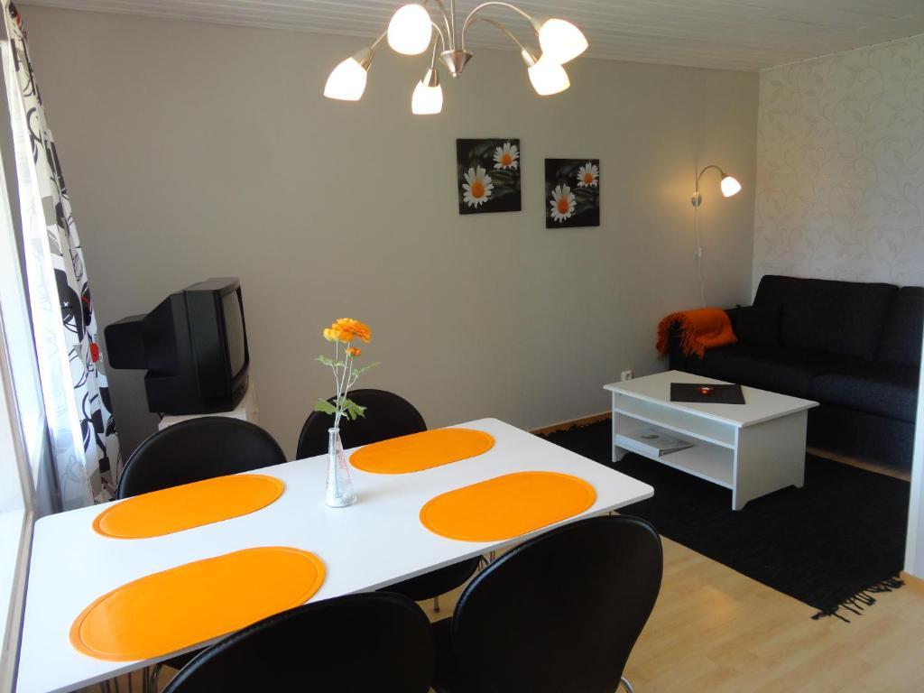 Hjortoe Stugor & Stockhus Finstrom Room photo