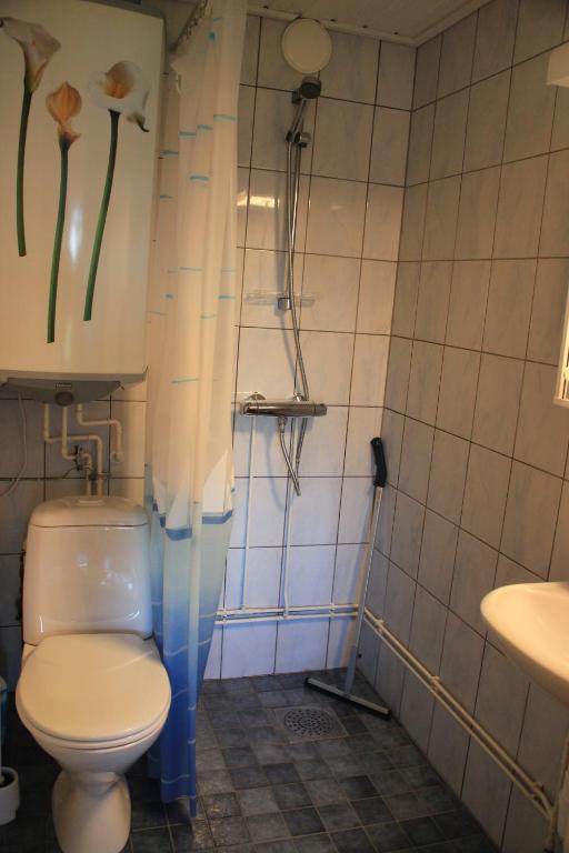 Hjortoe Stugor & Stockhus Finstrom Room photo